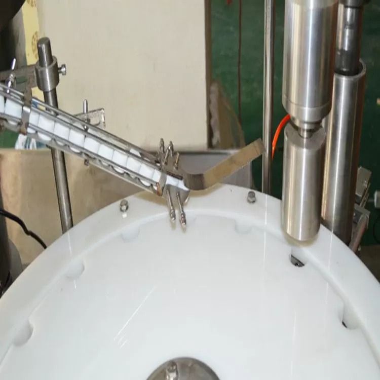 Tıpta Kullanılan Paslanmaz Çelik Şişe Kapatma Makinesi